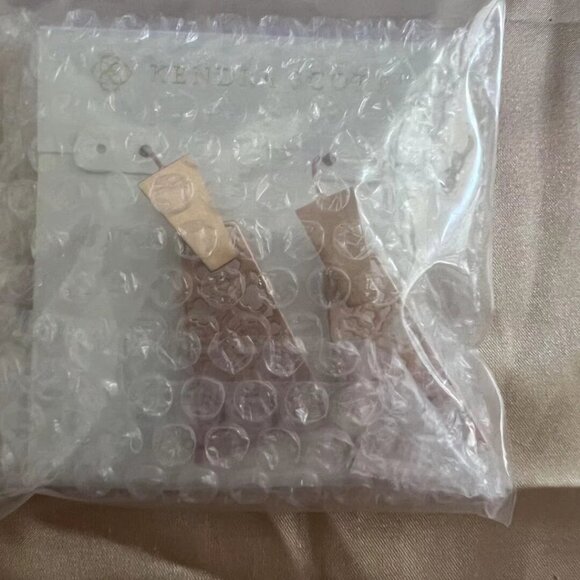 Kendra Scott Stud Earrings - Picture 5 of 6